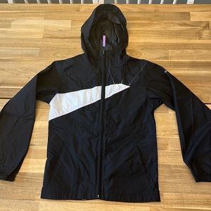 <3 Columbia Lightweight Raincoat